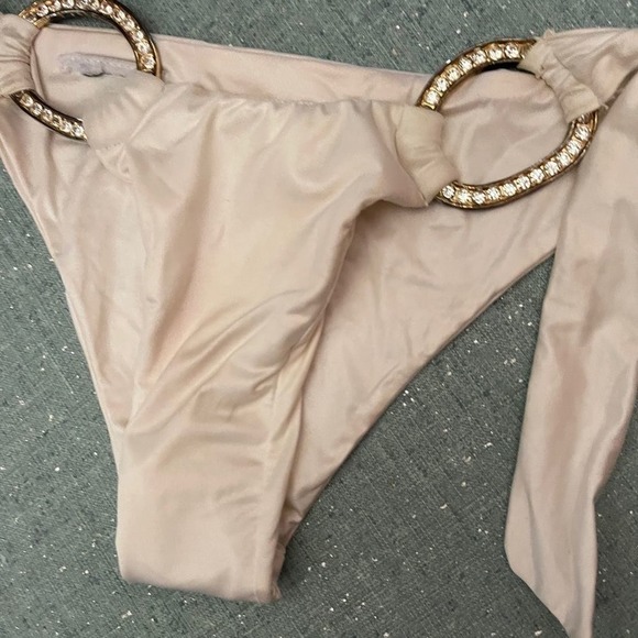 Beach Bunny Bikini‎ Bottom White - Picture 4 of 6